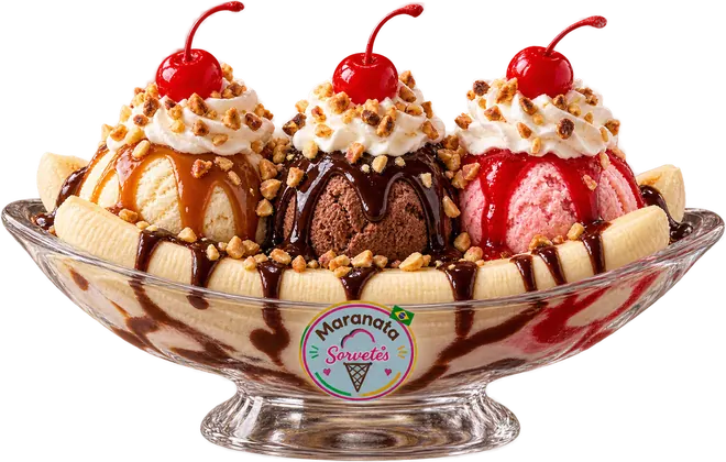 Banana split da Maranata com três bolas, calda e cereja